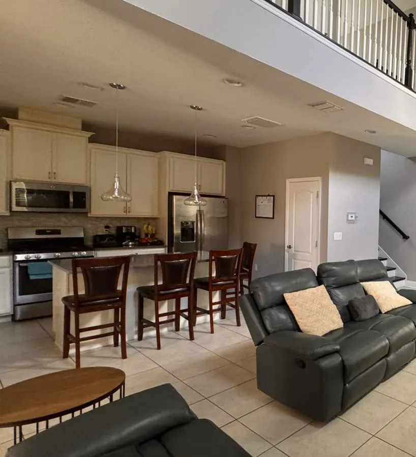 Comedor de la casa full time program